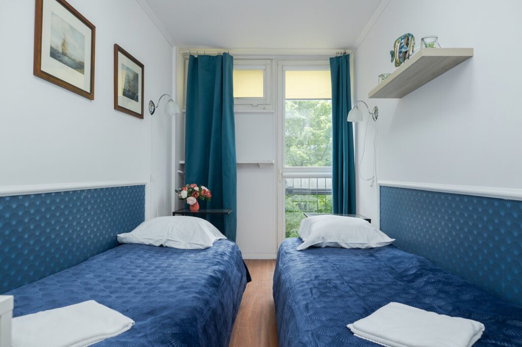 Habitación para 2 personas en un apartamento en el centro de Varsovia: alojamiento confortable para alquiler a corto plazo.