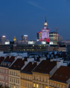 72 Urodziny Starówki – Święto Warszawskiego Serduszka Z okazji 72. urodzin warszawskiej Starówki, 18 i 19 lipca odbyło się niezwykłe wydarzenie, które przyciągnęło mieszkańców oraz turystów. Muzyczne koncerty, zwiedzanie historycznych miejsc oraz interaktywne zajęcia sprawiły, że każdy mógł poczuć wyjątkową atmosferę tego miejsca. Wśród atrakcji znalazły się występy znanych artystów, a także warsztaty artystyczne, które pozwoliły odkryć piękno Starego Miasta. To idealna okazja, by docenić bogactwo kulturowe Warszawy i jej historyczne dziedzictwo, co sprawia, że warto być na bieżąco z wydarzeniami w tym urokliwym miejscu. 72 Urodziny Starówki – Święto Warszawskiego Serduszka Z okazji 72. urodzin warszawskiej Starówki, 18 i 19 lipca odbyło się niezwykłe wydarzenie, które przyciągnęło mieszkańców oraz turystów. Muzyczne koncerty, zwiedzanie historycznych miejsc oraz interaktywne zajęcia sprawiły, że każdy mógł poczuć wyjątkową atmosferę tego miejsca. Wśród atrakcji znalazły się występy znanych artystów, a także warsztaty artystyczne, które pozwoliły odkryć piękno Starego Miasta. To idealna okazja, by docenić bogactwo kulturowe Warszawy i jej historyczne dziedzictwo, co sprawia, że warto być na bieżąco z wydarzeniami w tym urokliwym miejscu.