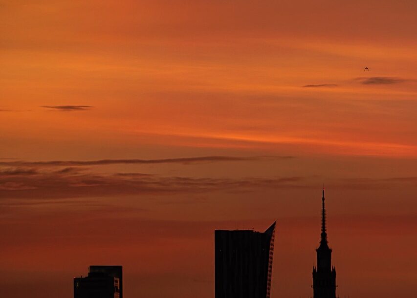 Koncert Arek Czernysz Quartet w Scenie Relax Arek Czernysz Quartet dostarczył niezapomnianych muzycznych wrażeń na warszawskiej Scenie Relax. Ich wyjątkowe brzmienie, łączące jazzowe korzenie z wpływami muzyki wschodniej, sprawiło, że ten koncert na długo pozostanie w pamięci osób, które miały okazję w nim uczestniczyć. Poczuj magię dźwięków i poznaj kulisy tej niezwykłej muzycznej podróży, która przenosi słuchaczy w zupełnie inny świat.