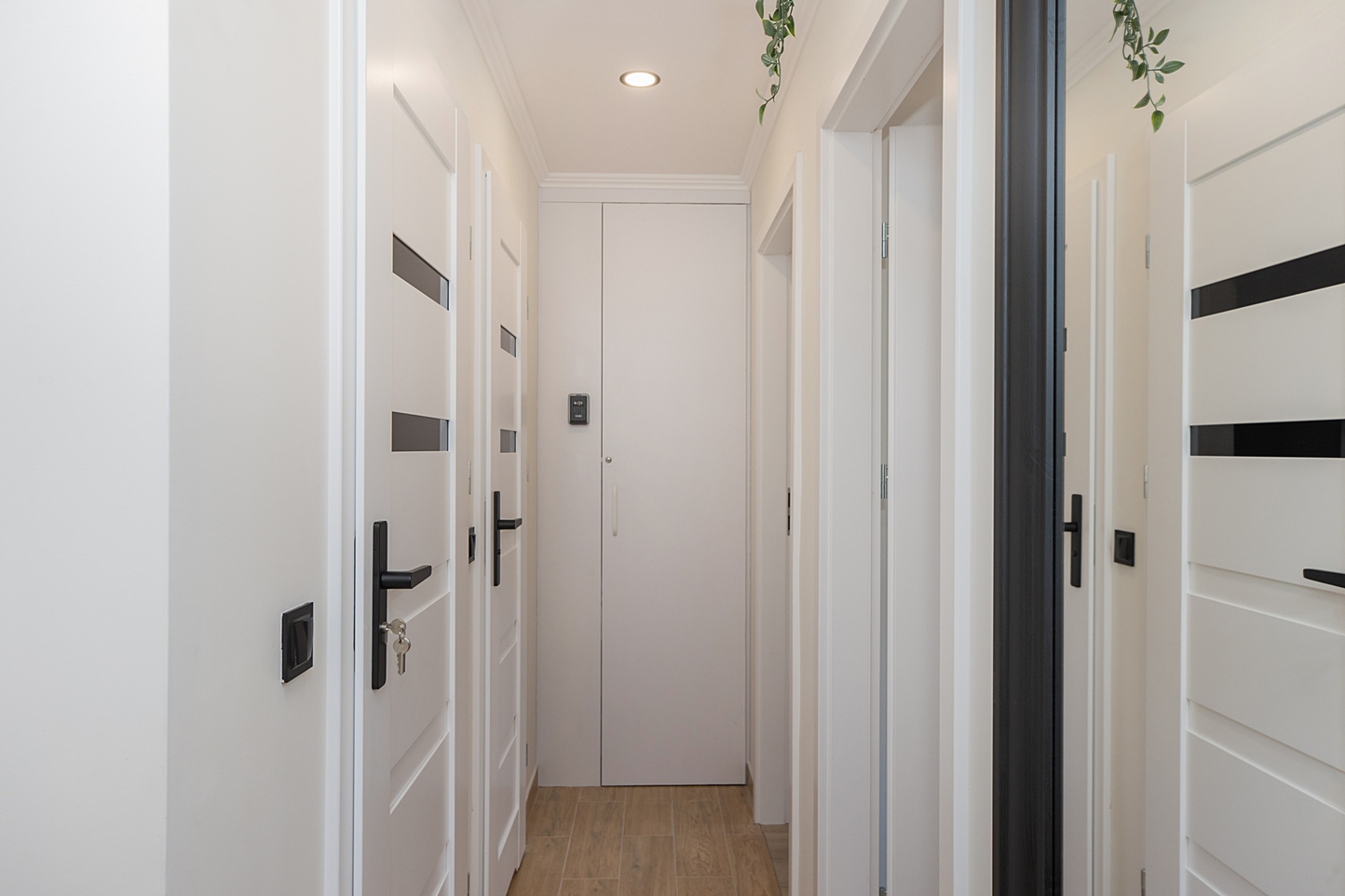 Korytarz w mieszkaniu na wynajem na doby w Warszawie