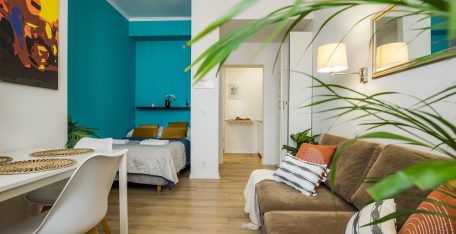 Banach Hastanesi yakınında Ochota Apartmanı Varşova E2'de konforlu konaklama
