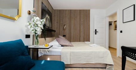 Room for 4 people in short-term apartment in Warsaw near Rondo ONZ